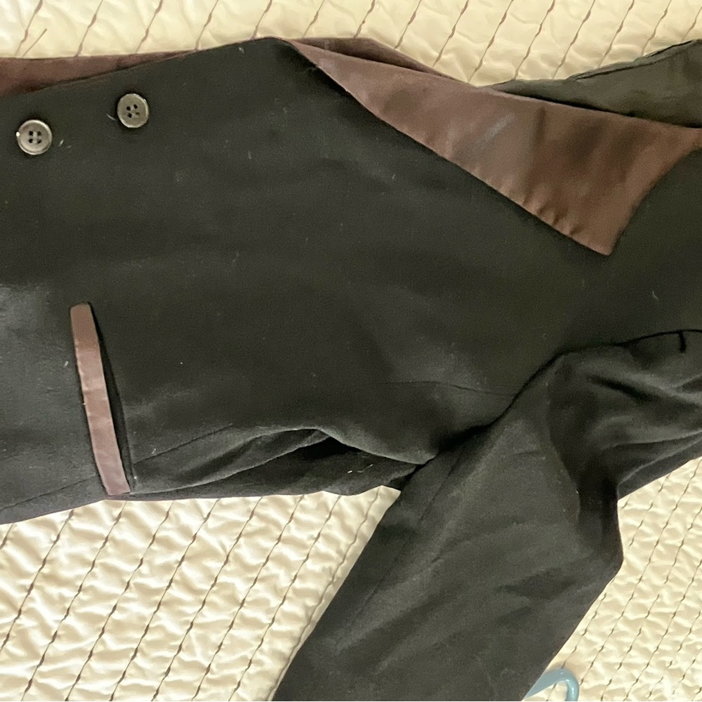 Tuxedo styled Black Suit Jacket with Structured Design